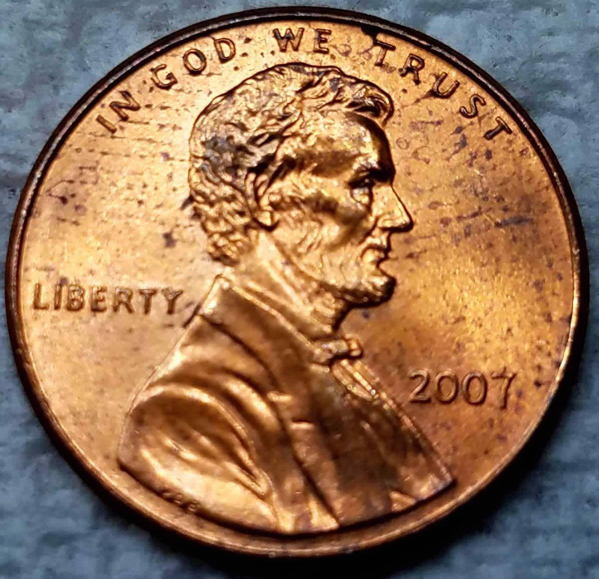 2007-P-Lincoln-Die-Clash-At-Top-Ledge-Of-Memorial-On-Reverse